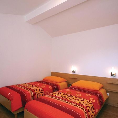 2 Bedroom Awesome Apartment In Plomin Exterior foto